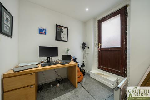 8 Fitzhardinge Way, Berkeley, GL13 9EG