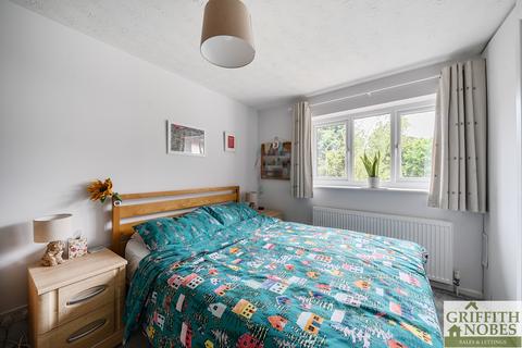 8 Fitzhardinge Way, Berkeley, GL13 9EG