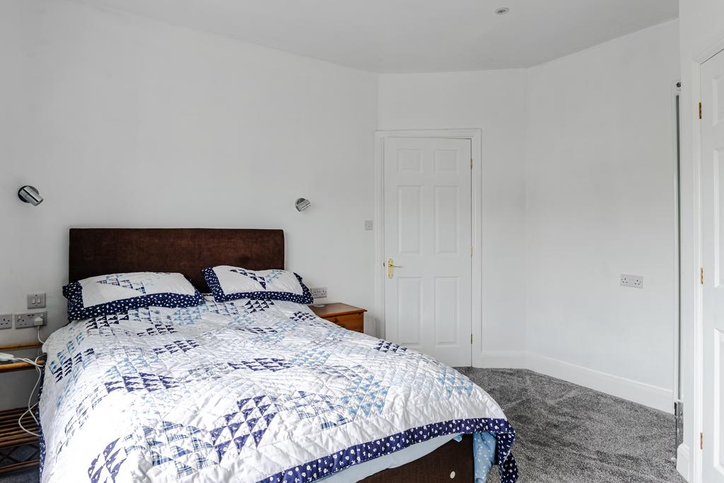 Bedroom1b