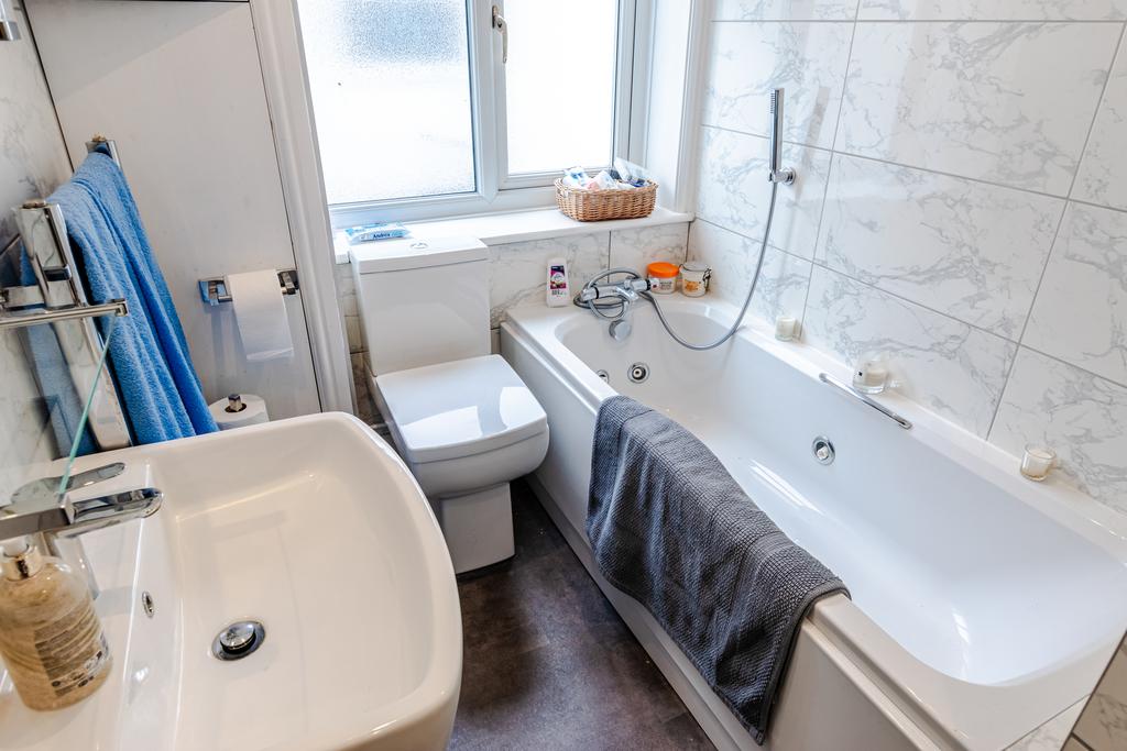 Bathroom1
