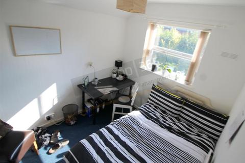 6 bedroom end of terrace house to rent, *£105pppw excl bills* Willoughby Avenue, Nottingham