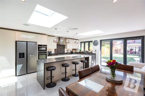 79 Stanley Avenue, Romford, RM2 5DJ