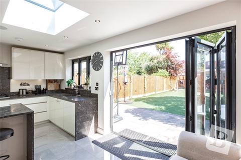 79 Stanley Avenue, Romford, RM2 5DJ