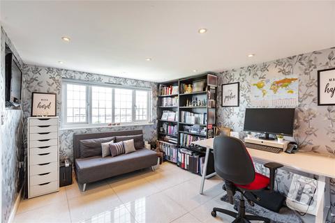 79 Stanley Avenue, Romford, RM2 5DJ