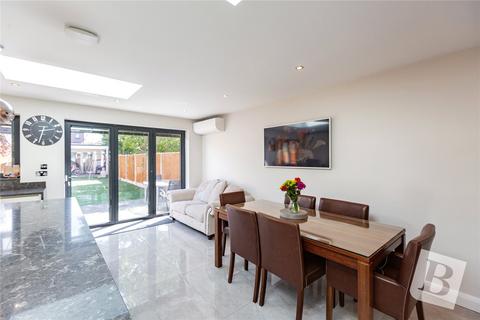 79 Stanley Avenue, Romford, RM2 5DJ