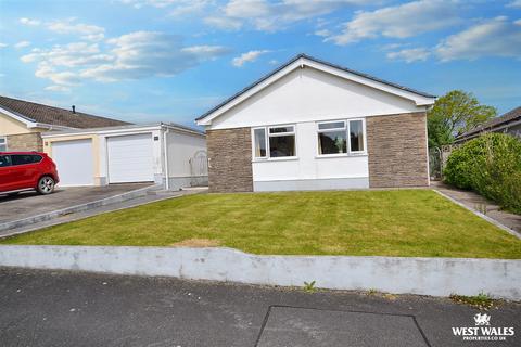 3 bedroom detached bungalow for sale, Highfield Park, Coxhill