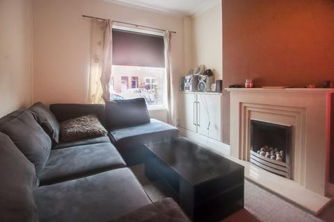 2 bedroom terraced house to rent, Ellison Street, Stockton Heath, WA4