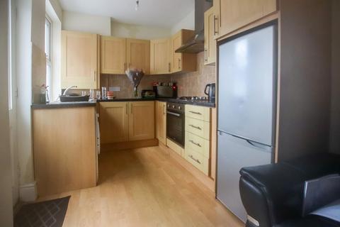 2 bedroom terraced house to rent, Ellison Street, Stockton Heath, WA4