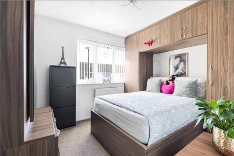 3 bedroom house to rent, Torridge Road, Slough, SL3