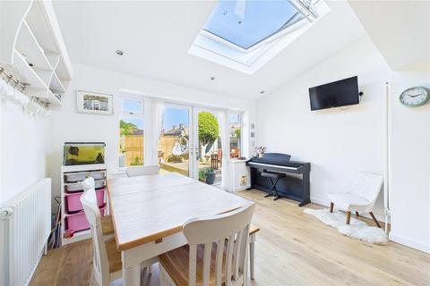 101 Strode Road, Clevedon, BS21 6QF
