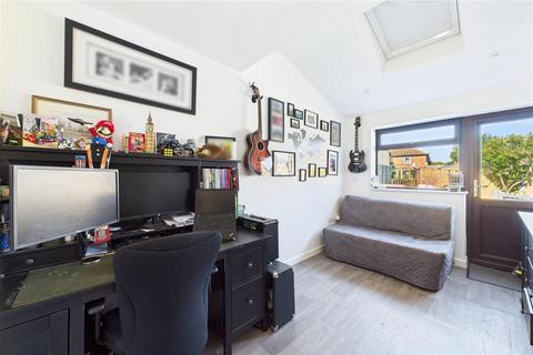 101 Strode Road, Clevedon, BS21 6QF