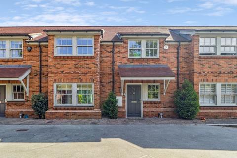 3 bedroom terraced house to rent, Windsor End, Beaconsfield, Buckinghamshire, HP9