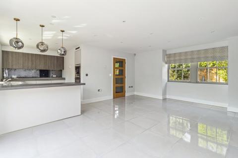 3 bedroom terraced house to rent, Windsor End, Beaconsfield, Buckinghamshire, HP9