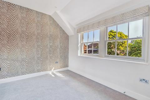 3 bedroom terraced house to rent, Windsor End, Beaconsfield, Buckinghamshire, HP9