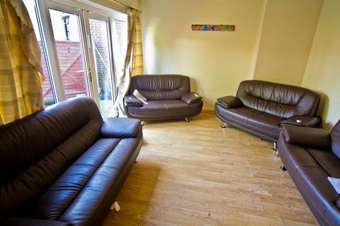 8 bedroom detached house to rent, *£135pppw excl bills!* Arnesby Road, Lenton, Nottingham