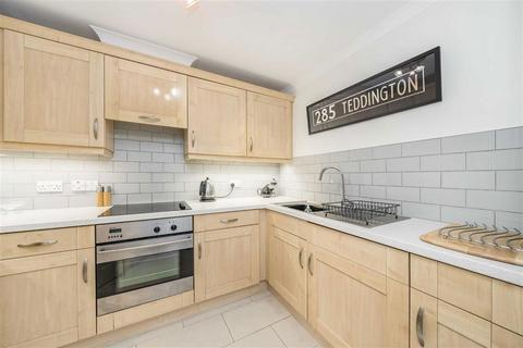 2 bedroom flat for sale, Middle Lane, Teddington TW11