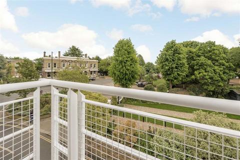 2 bedroom flat for sale, Middle Lane, Teddington TW11