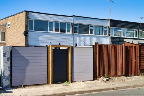 4 bedroom terraced house to rent, Maree Close, Milton Keynes MK2