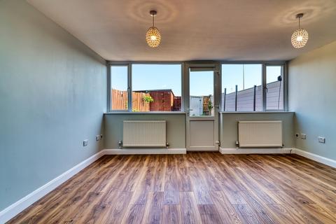 4 bedroom terraced house to rent, Maree Close, Milton Keynes MK2