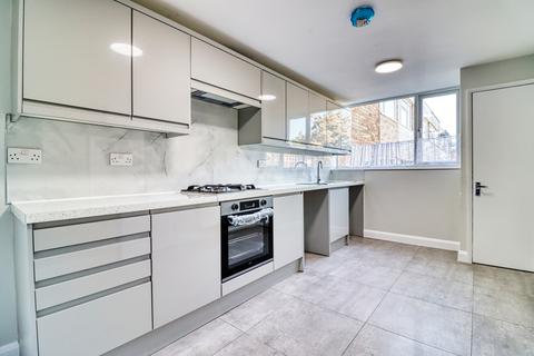 4 bedroom terraced house to rent, Maree Close, Milton Keynes MK2