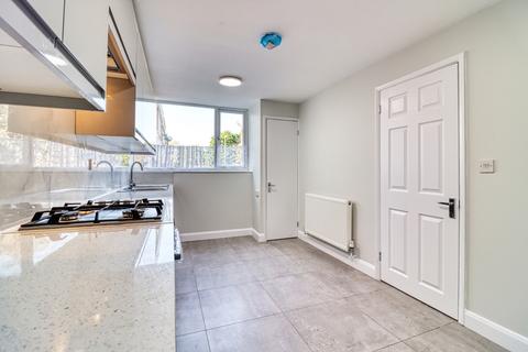 4 bedroom terraced house to rent, Maree Close, Milton Keynes MK2