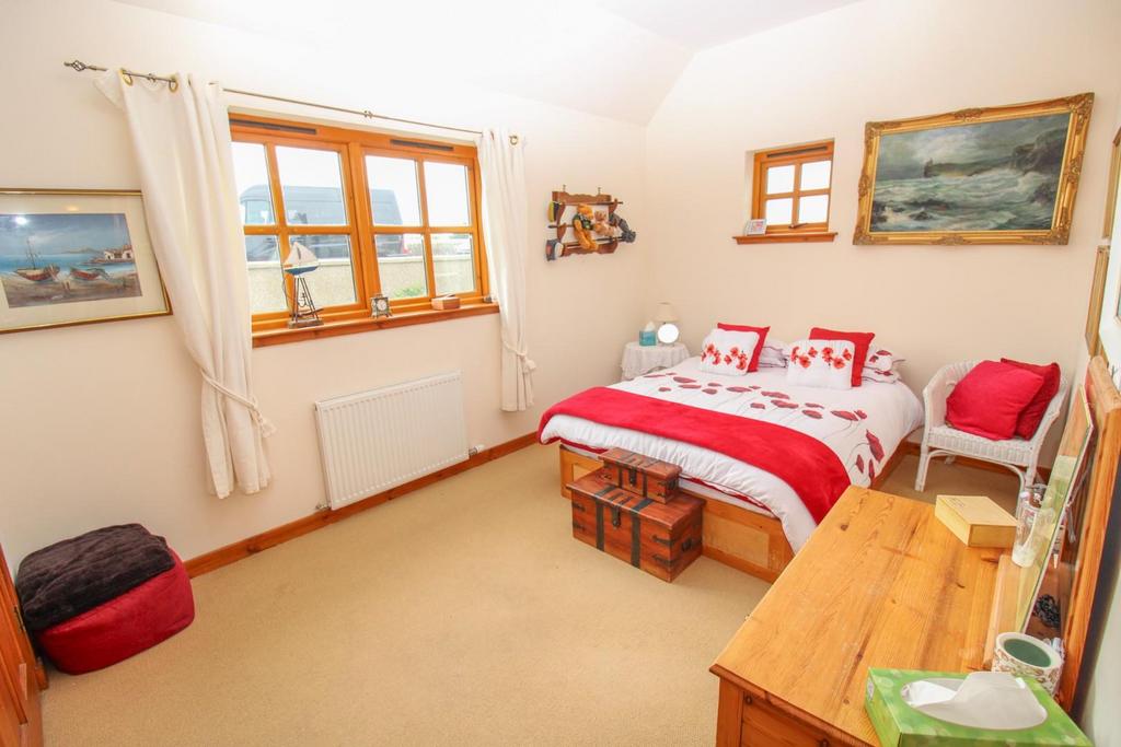 BEDROOM TWO-2.jpg