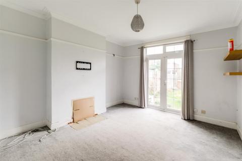 21 Kings Road, Chingford, London, E4 7HP