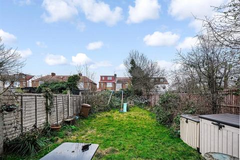 21 Kings Road, Chingford, London, E4 7HP