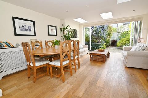 6 Walpole Crescent, Teddington, TW11 8PH