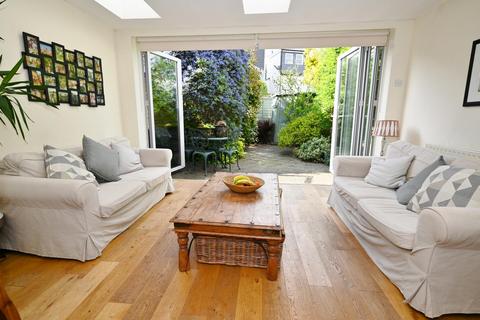 6 Walpole Crescent, Teddington, TW11 8PH