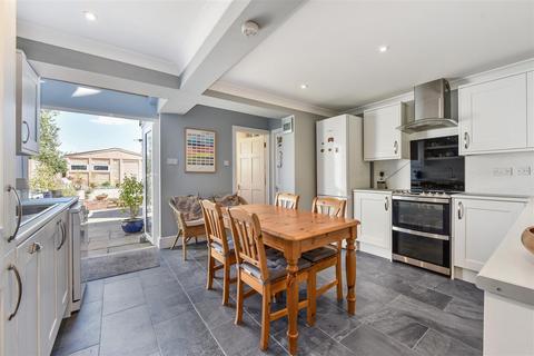 3 bedroom house for sale, Bognor Road, Chichester