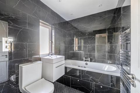 7 Queens Road, Devizes, SN10 5HW