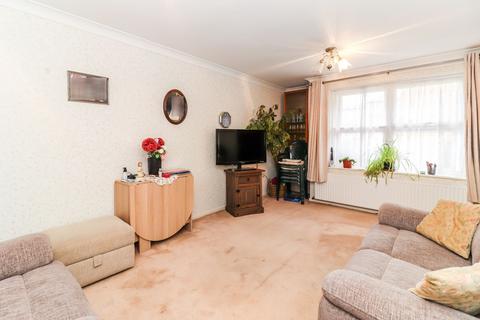 2 bedroom ground floor flat for sale, Lower High Street, Watford, WD17