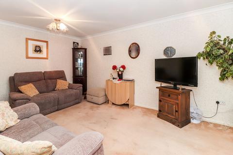 2 bedroom ground floor flat for sale, Lower High Street, Watford, WD17