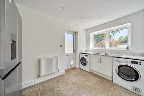 23 Meadow Lane, Edenbridge, TN8 6HT