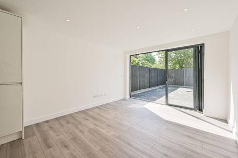 3 bedroom semi-detached house for sale, Victoria Road, New Barnet EN4