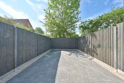 3 bedroom semi-detached house for sale, Victoria Road, New Barnet EN4