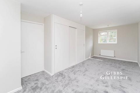 undefined, Saunders Road, Hillingdon, UB10