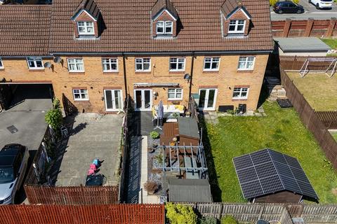 4 bedroom mews for sale, Higher Clough Close, Bolton, Lancashire, BL3