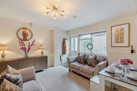 2 bedroom terraced house for sale, The Knibbs, Smith Street, Warwick