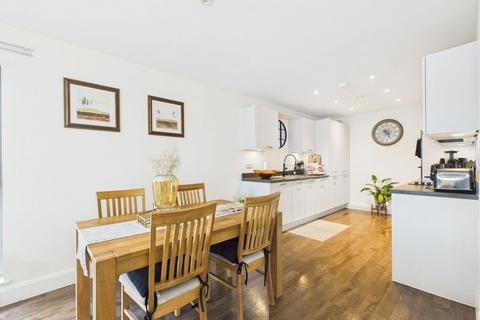 2 bedroom flat for sale, Sunbeam, South Street, Lancing, BN15 8FA
