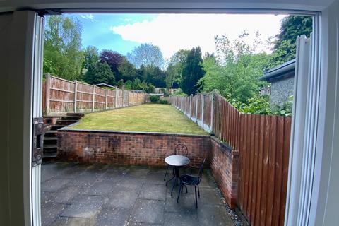 8 Belper Road, Ashbourne, DE6 1BB