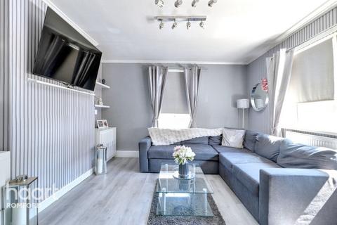 2 bedroom flat for sale, Prospect Place, Romford, RM5 3DS