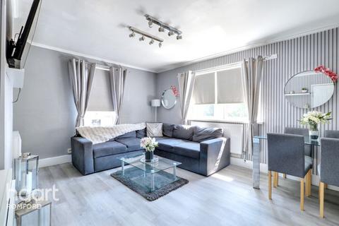 2 bedroom flat for sale, Prospect Place, Romford, RM5 3DS