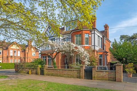 7 bedroom detached house for sale, Park Avenue, Bedford, Bedfordshire MK40 2LR