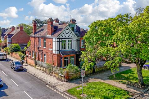 7 bedroom detached house for sale, Park Avenue, Bedford, Bedfordshire MK40 2LR