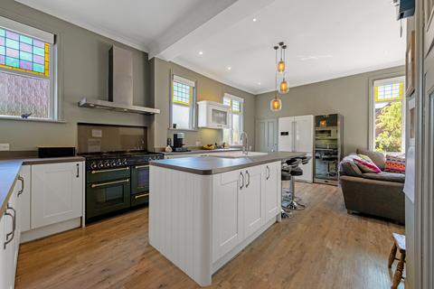 7 bedroom detached house for sale, Park Avenue, Bedford, Bedfordshire MK40 2LR