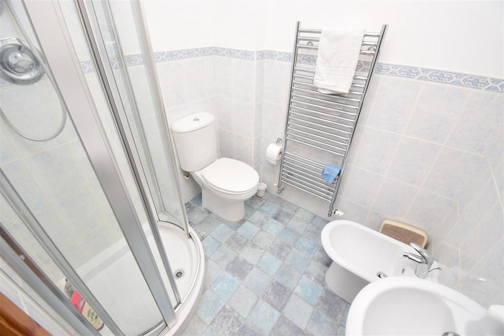 En suite shower room