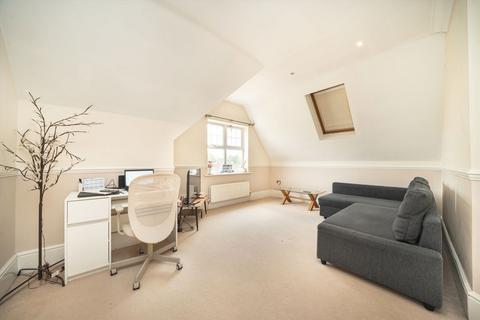 undefined, Oatlands Chase, Weybridge KT13