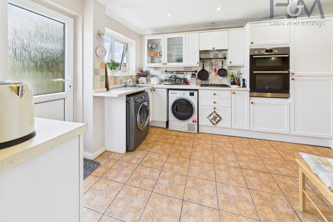 7 Nightingale Walk, Stevenage, SG2 0QE